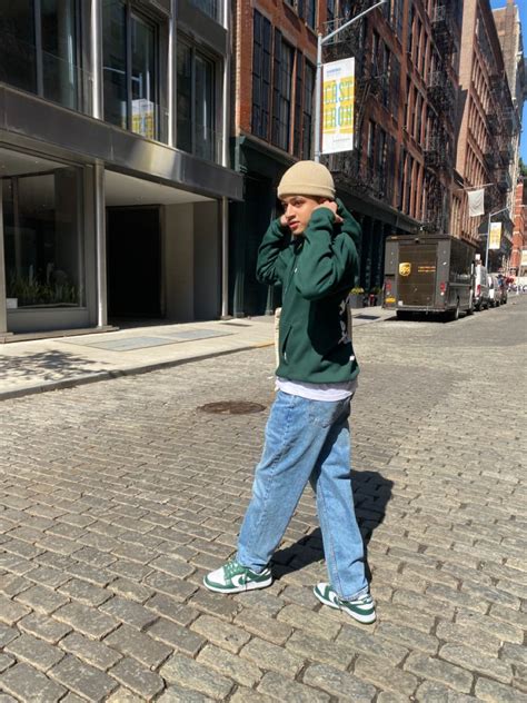 green dunk outfit